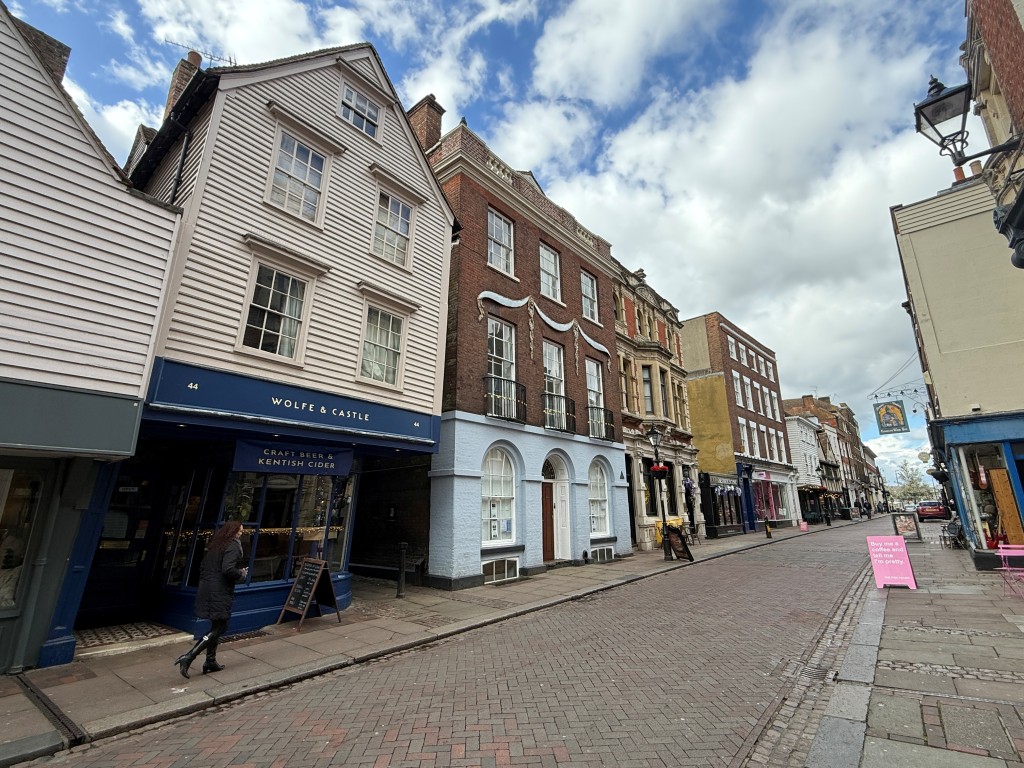 Lot: 57 - COMMERCIAL INVESTMENT IN HISTORIC TOWN CENTRE - View of High Street